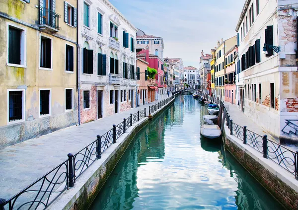 Kis velencei csatornára Olaszország, Európa — Stock Fotó