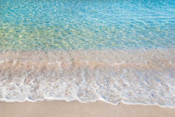 Красивый летний морской песчаный пляж — стоковое фото
