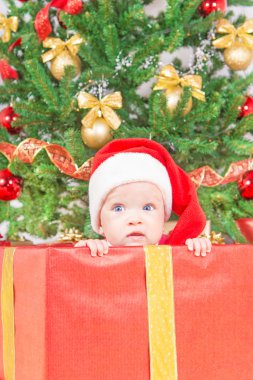 mutlu bir çocuk Noel şapka