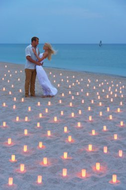 sea Beach deki mumlar günbatımı karşı öneri