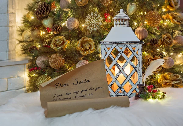 Brev Till Jultomten Bläckpenna Kruka Och Lykta Med Brinnande Ljus — Stockfoto