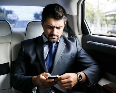 Arabadaki iş adamı