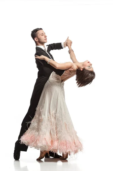 Beautiful couple in the active ballroom dance — Stock Photo, Image