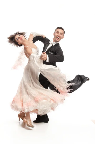 Όμορφο ζευγάρι για την ενεργό χορού αίθουσα χορού — Φωτογραφία Αρχείου
