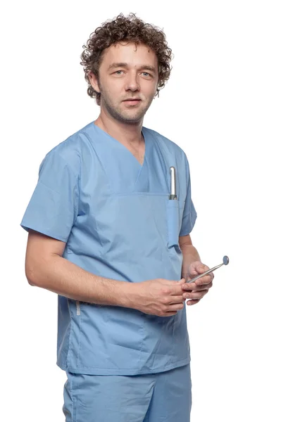 Colpo isolato di medico maschio su sfondo bianco — Foto Stock