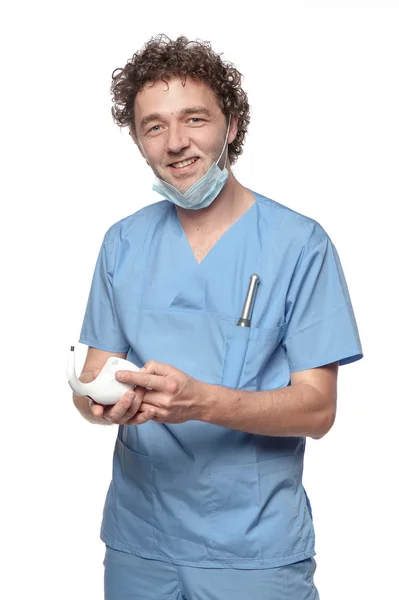 Isolierte Aufnahme eines männlichen Arztes auf weißem Hintergrund — Stockfoto
