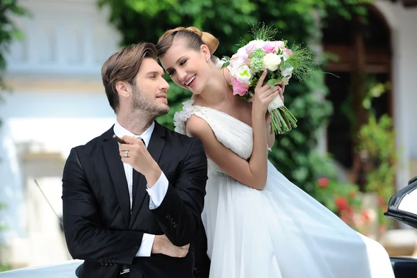 Bride and groom — Stock Photo, Image