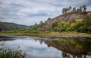 Nadsluchanskiy Bölgesel Peyzaj Parkı, Rivne bölgesinin Bereznivsky bölgesinde korunan bir bölgedir. Sluch nehri vadisinde yer almaktadır..