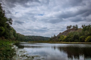 Nadsluchanskiy Bölgesel Peyzaj Parkı, Rivne bölgesinin Bereznivsky bölgesinde korunan bir bölgedir. Sluch nehri vadisinde yer almaktadır..