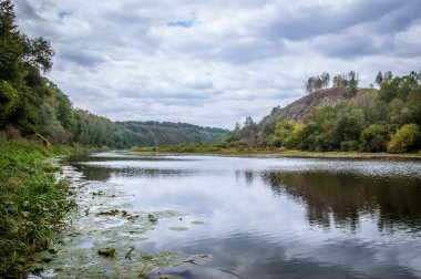 Nadsluchanskiy Bölgesel Peyzaj Parkı, Rivne bölgesinin Bereznivsky bölgesinde korunan bir bölgedir. Sluch nehri vadisinde yer almaktadır..