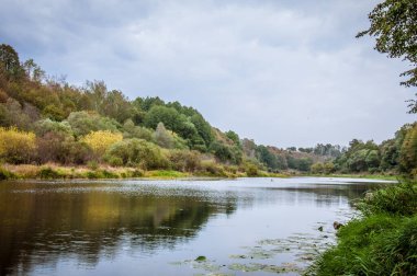 Nadsluchanskiy Bölgesel Peyzaj Parkı, Rivne bölgesinin Bereznivsky bölgesinde korunan bir bölgedir. Sluch nehri vadisinde yer almaktadır..