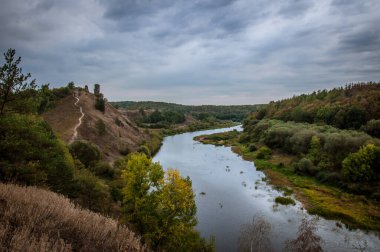 Nadsluchanskiy Bölgesel Peyzaj Parkı, Rivne bölgesinin Bereznivsky bölgesinde korunan bir bölgedir. Sluch nehri vadisinde yer almaktadır..