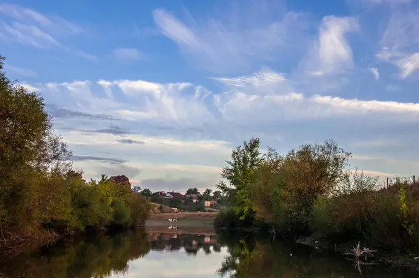 Goryn Nehri ve Çayırı Ukrayna, Rivne bölgesinde yer almaktadır..