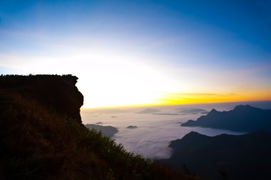 gün batımında phu chi fa forest park