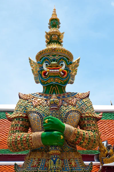 wat phra kaew tapınak koruyucusu yeşil şeytan