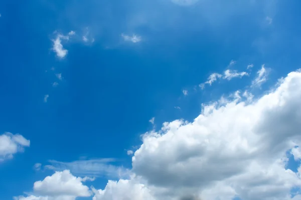 Céu azul fundo — Fotografia de Stock