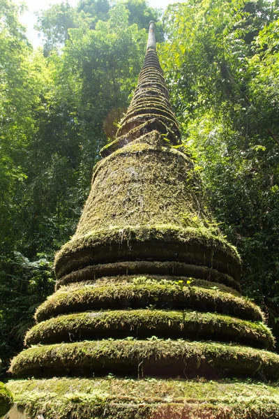 Alongkorn chedi pagode — Fotografia de Stock
