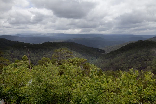 Vue sur les montagnes à Dalat Vietnam — Photo