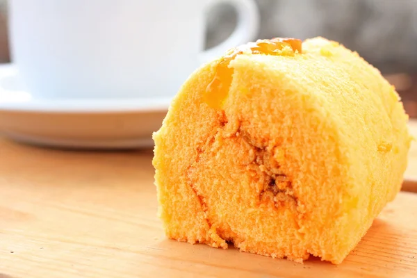 Oranje taart roll — Stockfoto