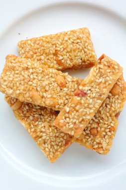 susamlı şeker çubuğu