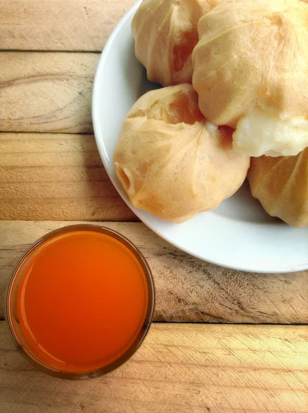 Cream puffs — Stock Photo, Image