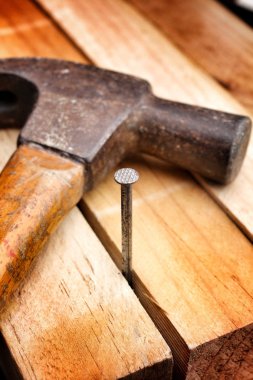 çekiç ve çivi