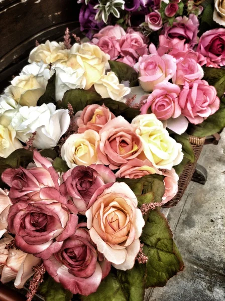 人工花のバラ — ストック写真