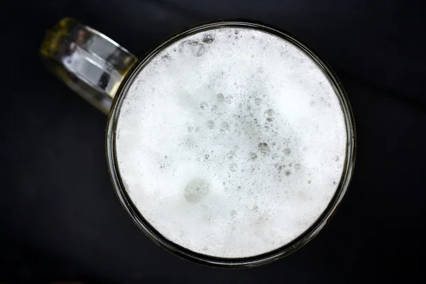 マグカップ新鮮なビール — ストック写真