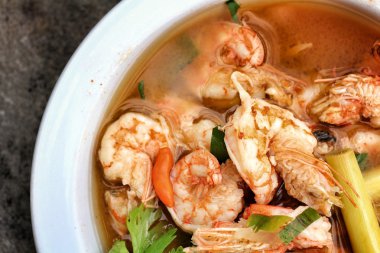 karides ve limon çorbası