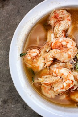 karides ve limon çorbası