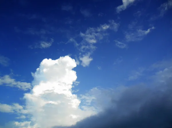 Céu azul. — Fotografia de Stock