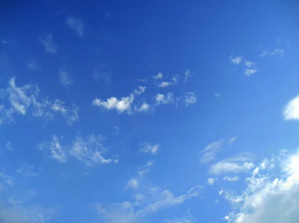 Голубое небо. — стоковое фото