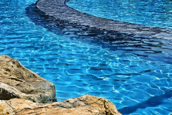 Beautiful swimming pool. — Stock Photo, Image