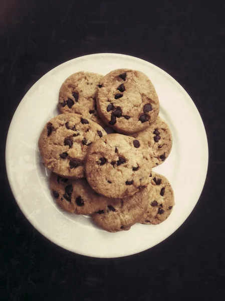 Cookie-uri cip de ciocolată stivuite — Fotografie, imagine de stoc