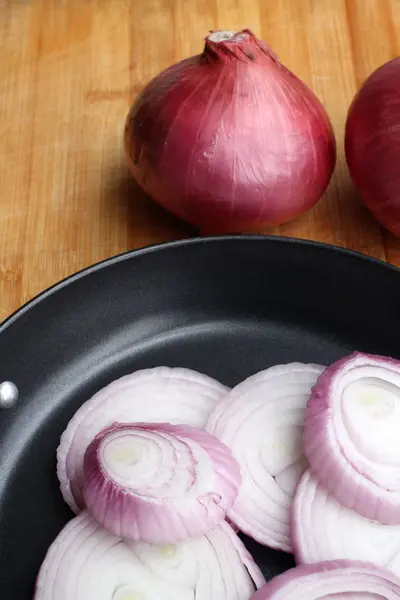 Fresh red onions — Stock Photo, Image