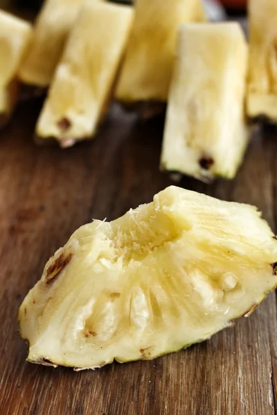 Plátek čerstvého ananasu — Stock fotografie