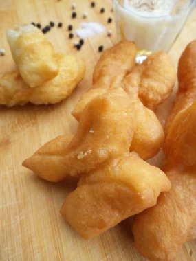 derin yağda kızartılmış hamur sopa