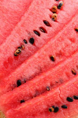 Kırmızı karpuz kadar yakın