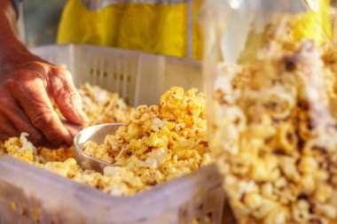 Karamel Patlamış Mısır