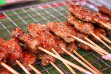 Kızarmış domuz eti.