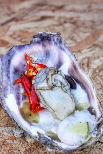 Fresh raw oysters — Stock Photo, Image