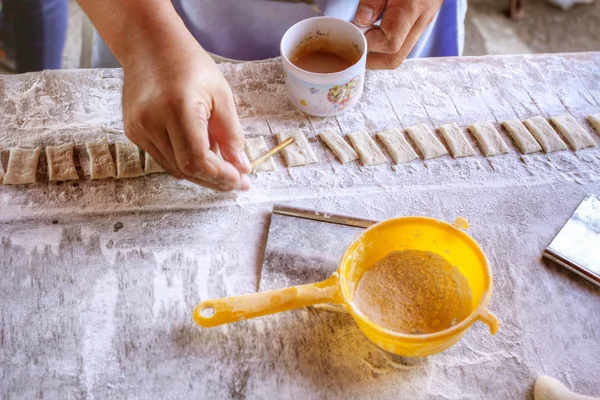 Derin yağda kızartılmış hamur sopa — Stok fotoğraf