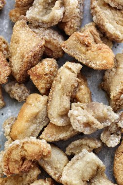 Kızarmış domuz deri