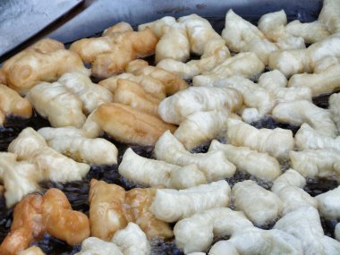 derin yağda kızartılmış hamur sopa