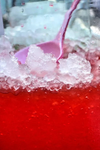 Красный напиток — стоковое фото