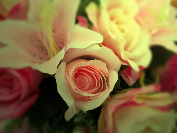 玫瑰人造花 — 图库照片