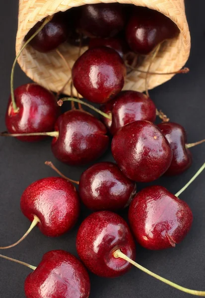 Cerezas frescas —  Fotos de Stock