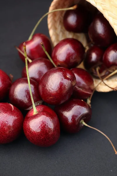 Cerezas frescas —  Fotos de Stock