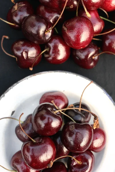 Cerezas frescas —  Fotos de Stock