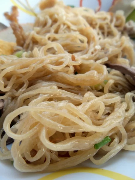 Fried chinese noodles — Stock Photo, Image